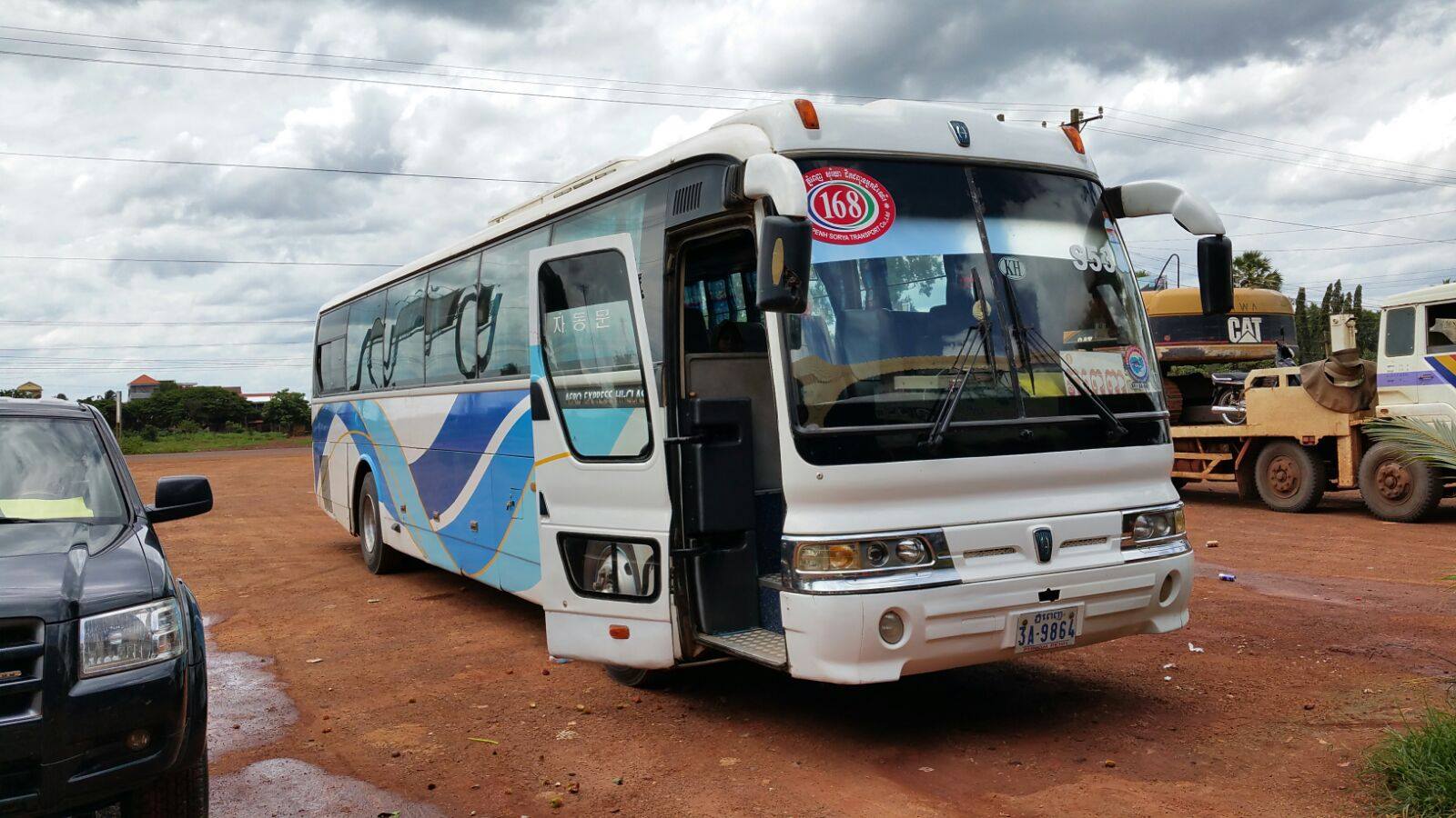 Bus-from-Phnom-Penh-to-Pakse